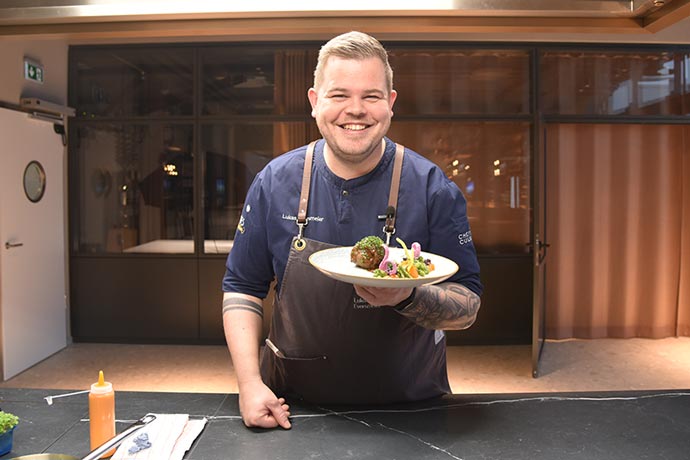 Lukas Eversmeier zeigt Anrichtetechniken